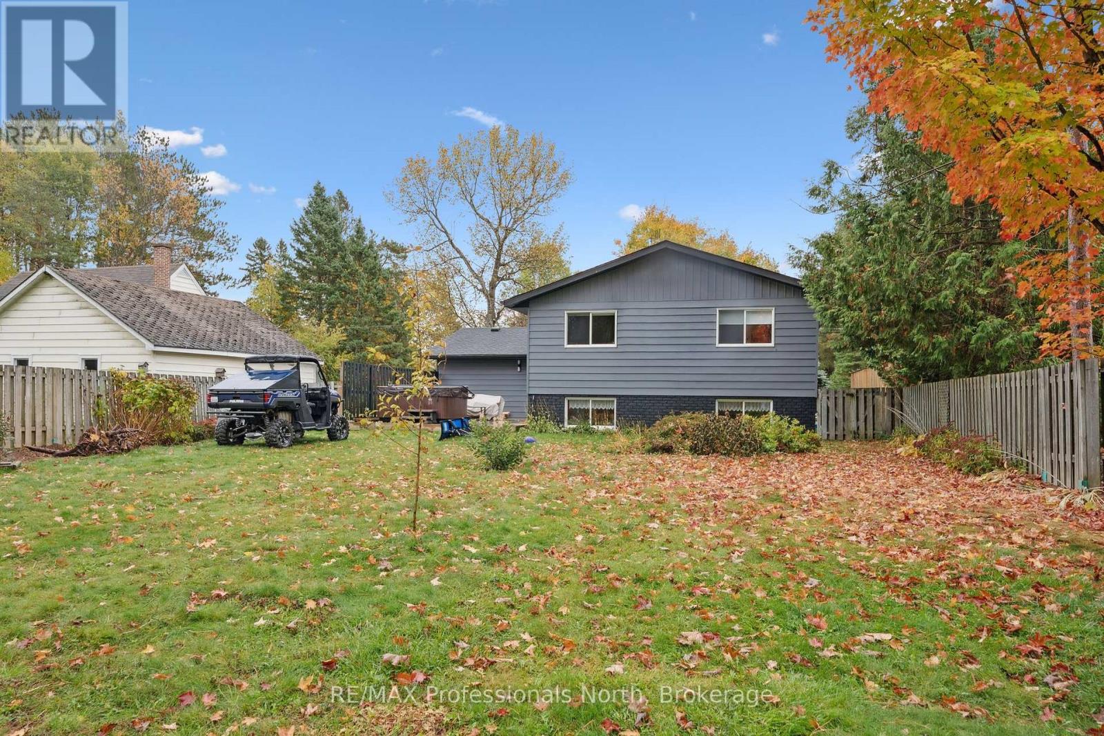 27 Gouldie Street, Huntsville, Ontario  P1H 1M5 - Photo 38 - X12472517