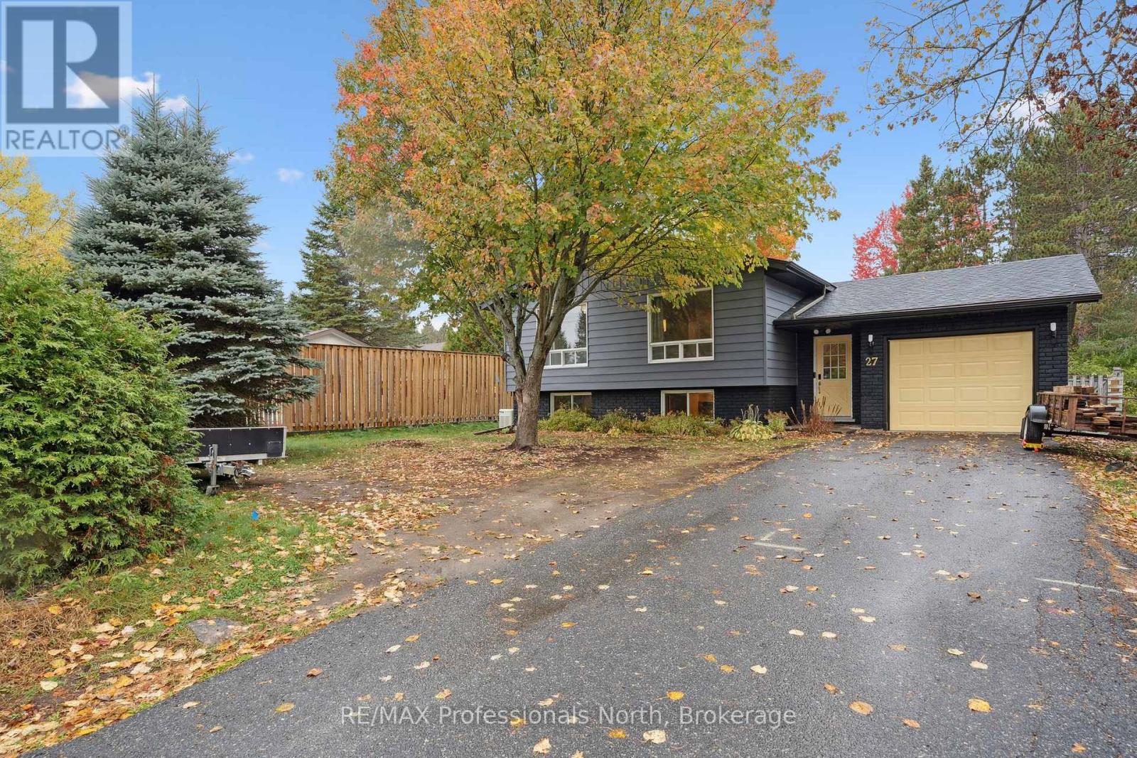 27 Gouldie Street, Huntsville, Ontario  P1H 1M5 - Photo 4 - X12472517