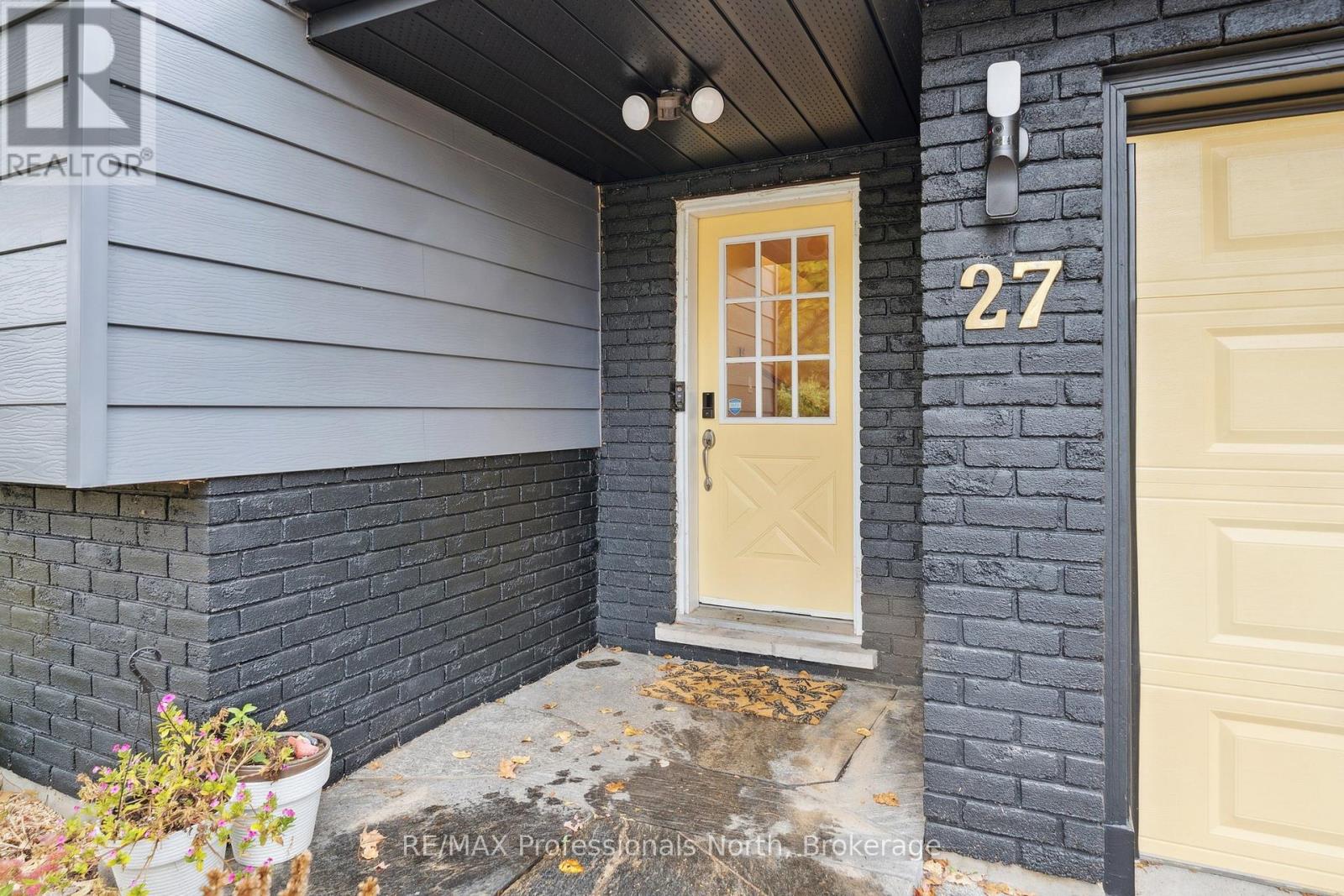 27 Gouldie Street, Huntsville, Ontario  P1H 1M5 - Photo 5 - X12472517