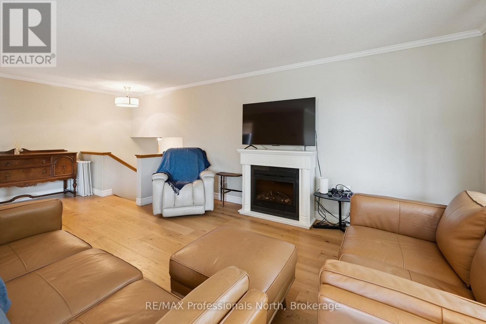27 Gouldie Street, Huntsville, Ontario  P1H 1M5 - Photo 9 - X12472517