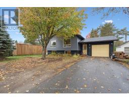 27 GOULDIE STREET, Huntsville, Ontario