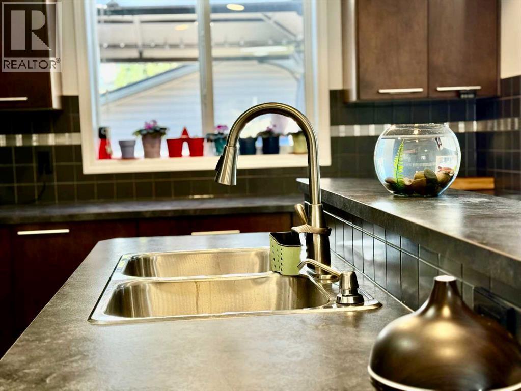 43 Bridlecrest Road Sw, Calgary, Alberta  T2Y 5J2 - Photo 14 - A2259506