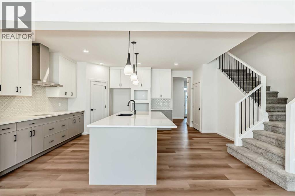 33 Royston Grove NW, Calgary, Alberta
