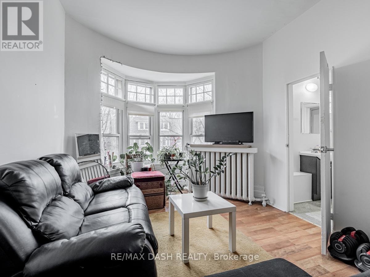 201 - 661 Huron Street, Toronto, Ontario  M5R 2R8 - Photo 4 - C12472440