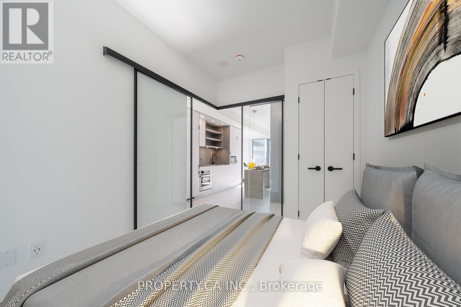 1705 - 55 Charles Street E, Toronto, Ontario  M4Y 0J1 - Photo 9 - C12472479