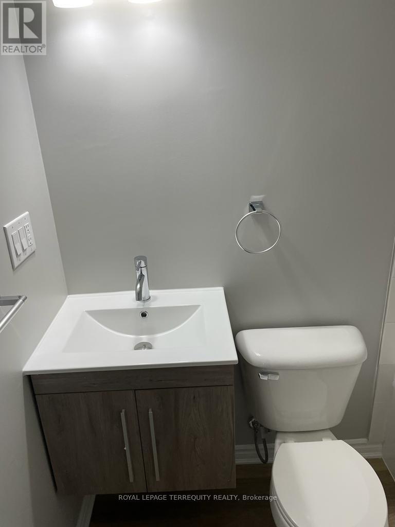3 - 646 Lansdowne Avenue, Toronto, Ontario  M6H 3Y7 - Photo 5 - C12472496