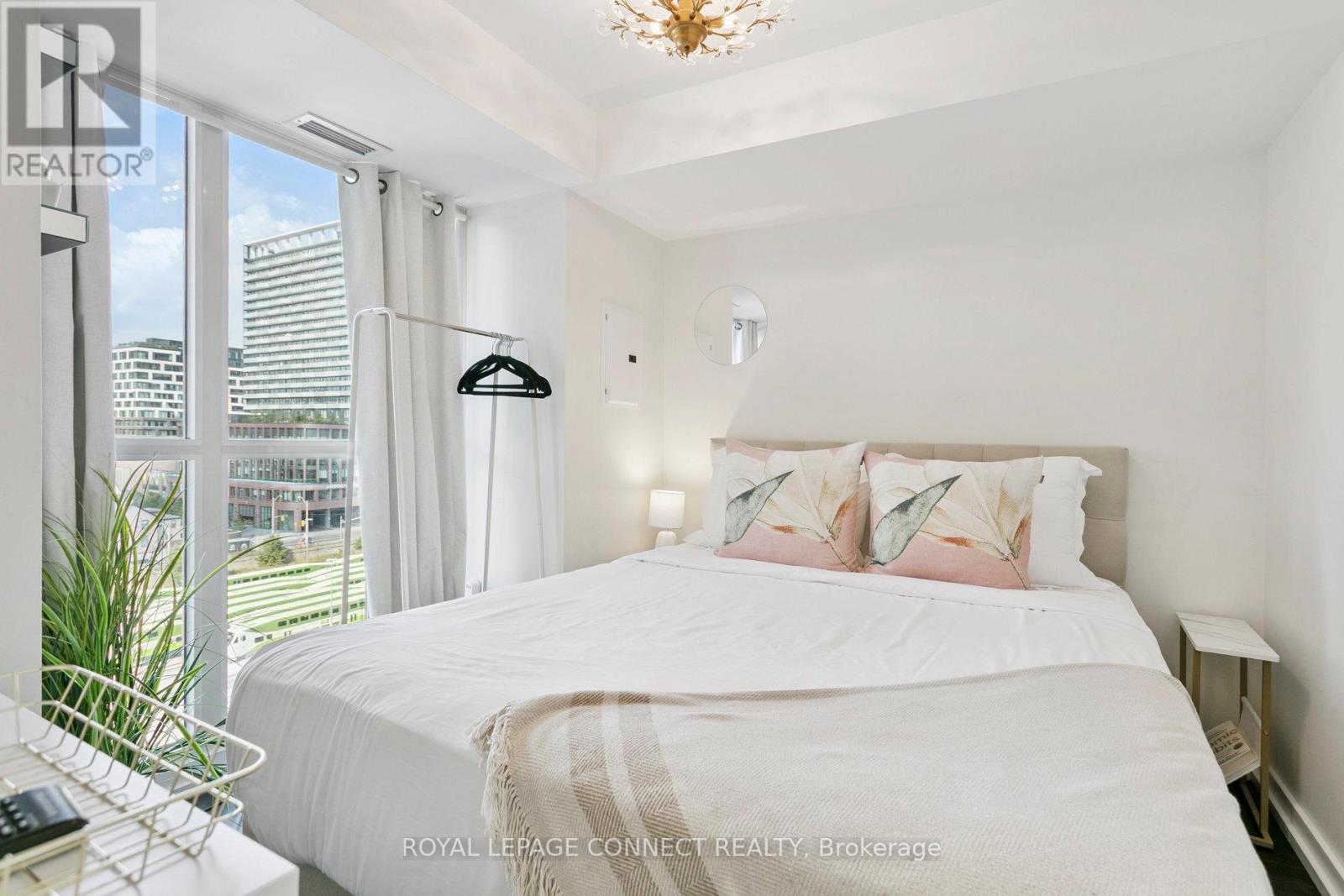 921 - 151 Dan Leckie Way, Toronto, Ontario  M5V 4B2 - Photo 5 - C12472506