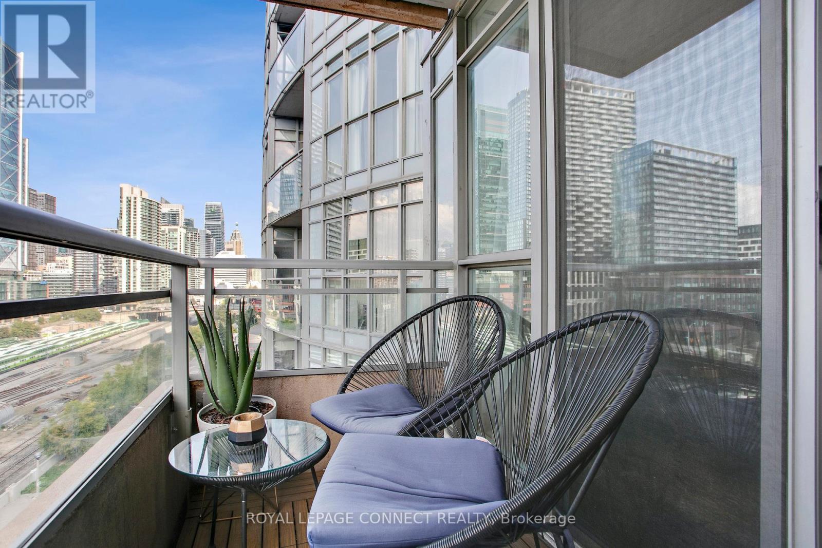 921 - 151 Dan Leckie Way, Toronto, Ontario  M5V 4B2 - Photo 8 - C12472506