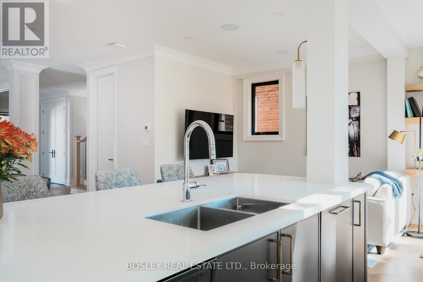 41 Balmoral Avenue, Toronto, Ontario  M4V 1J5 - Photo 18 - C12472523