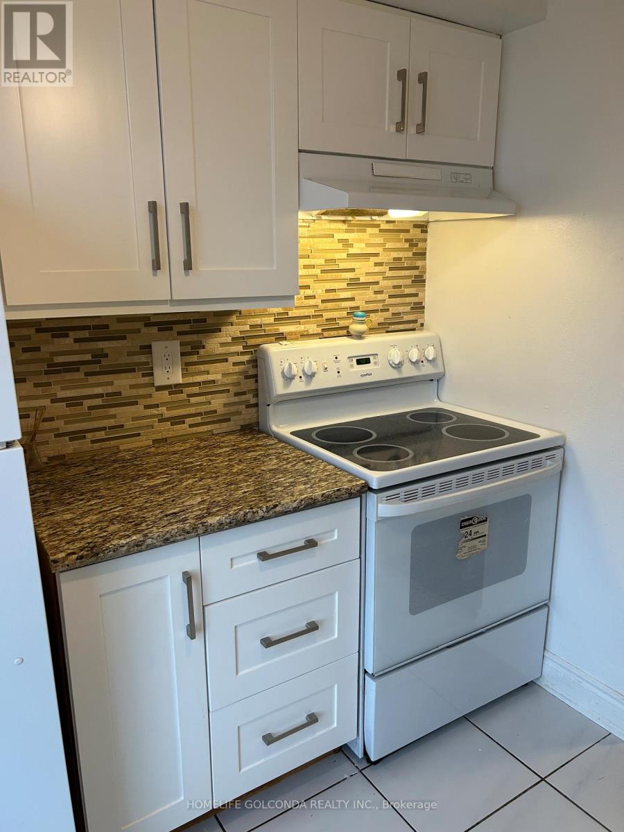 2116 - 155 Hillcrest Avenue, Mississauga, Ontario  L5B 3Z2 - Photo 14 - W12470977