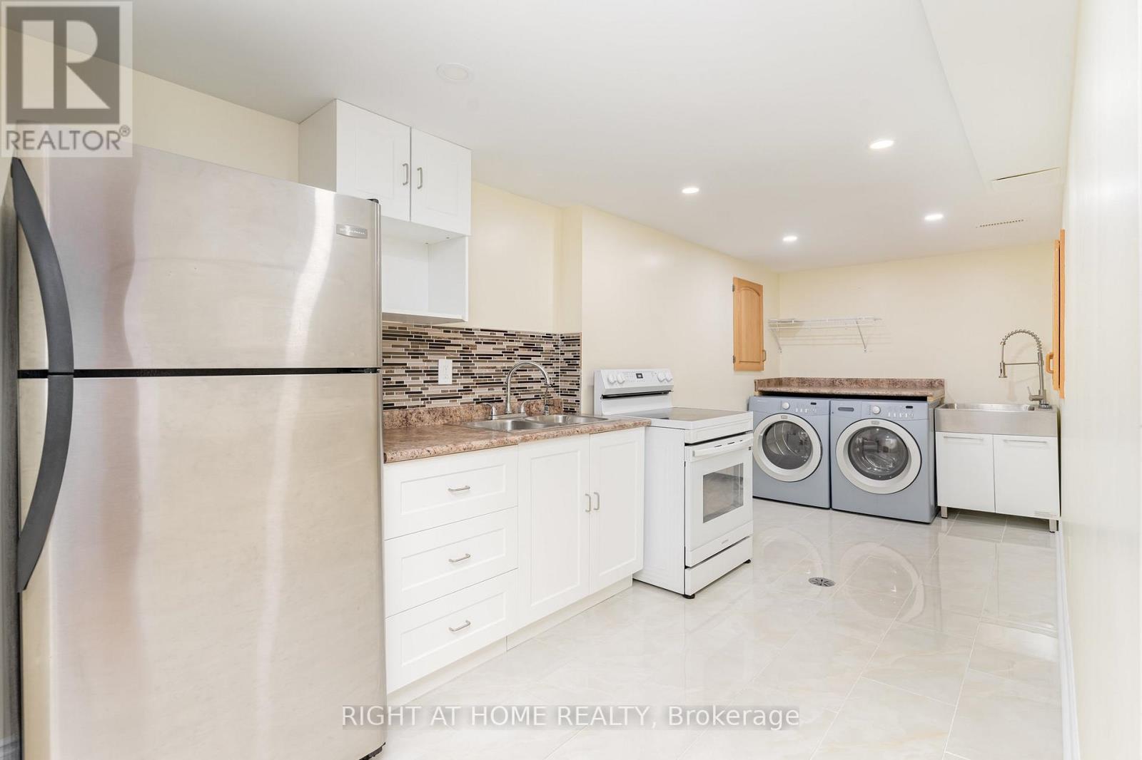 420 Safari Drive, Oshawa, Ontario  L1K 1B6 - Photo 9 - E12472529