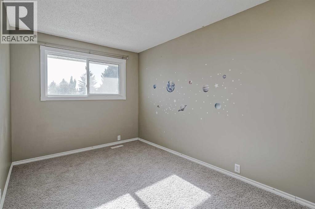 72 Strathcona Crescent, Calgary, Alberta  T3H 1L1 - Photo 18 - A2263280