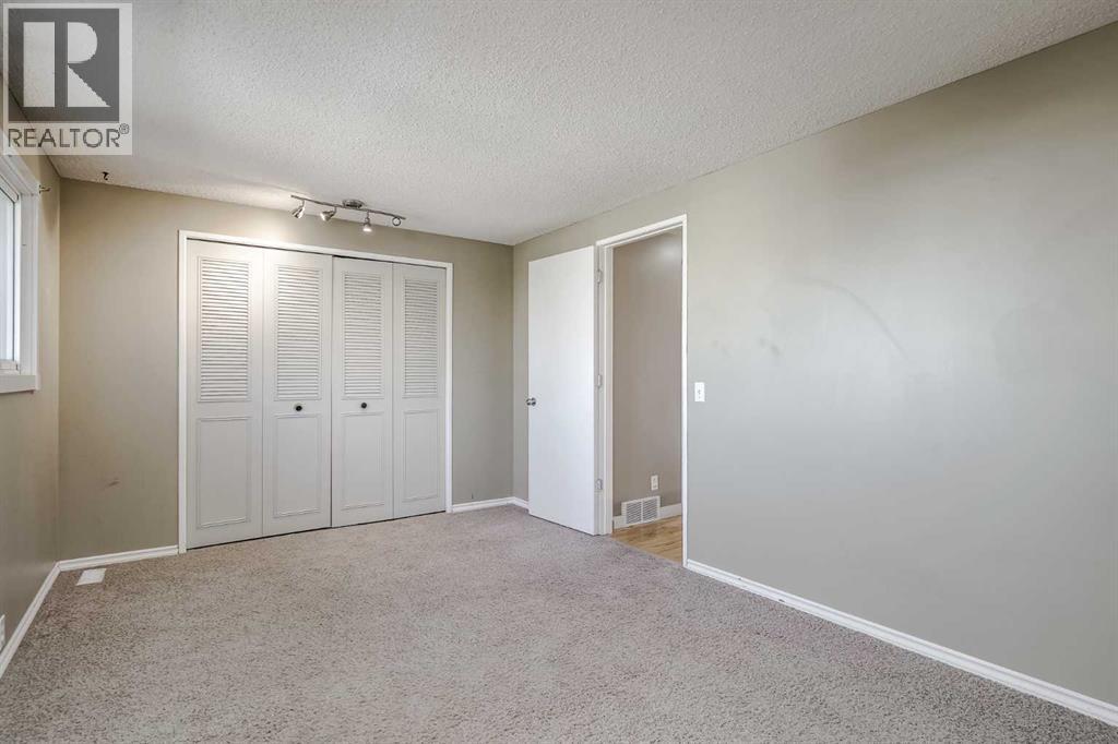 72 Strathcona Crescent, Calgary, Alberta  T3H 1L1 - Photo 17 - A2263280