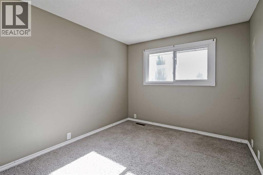 72 Strathcona Crescent, Calgary, Alberta  T3H 1L1 - Photo 19 - A2263280