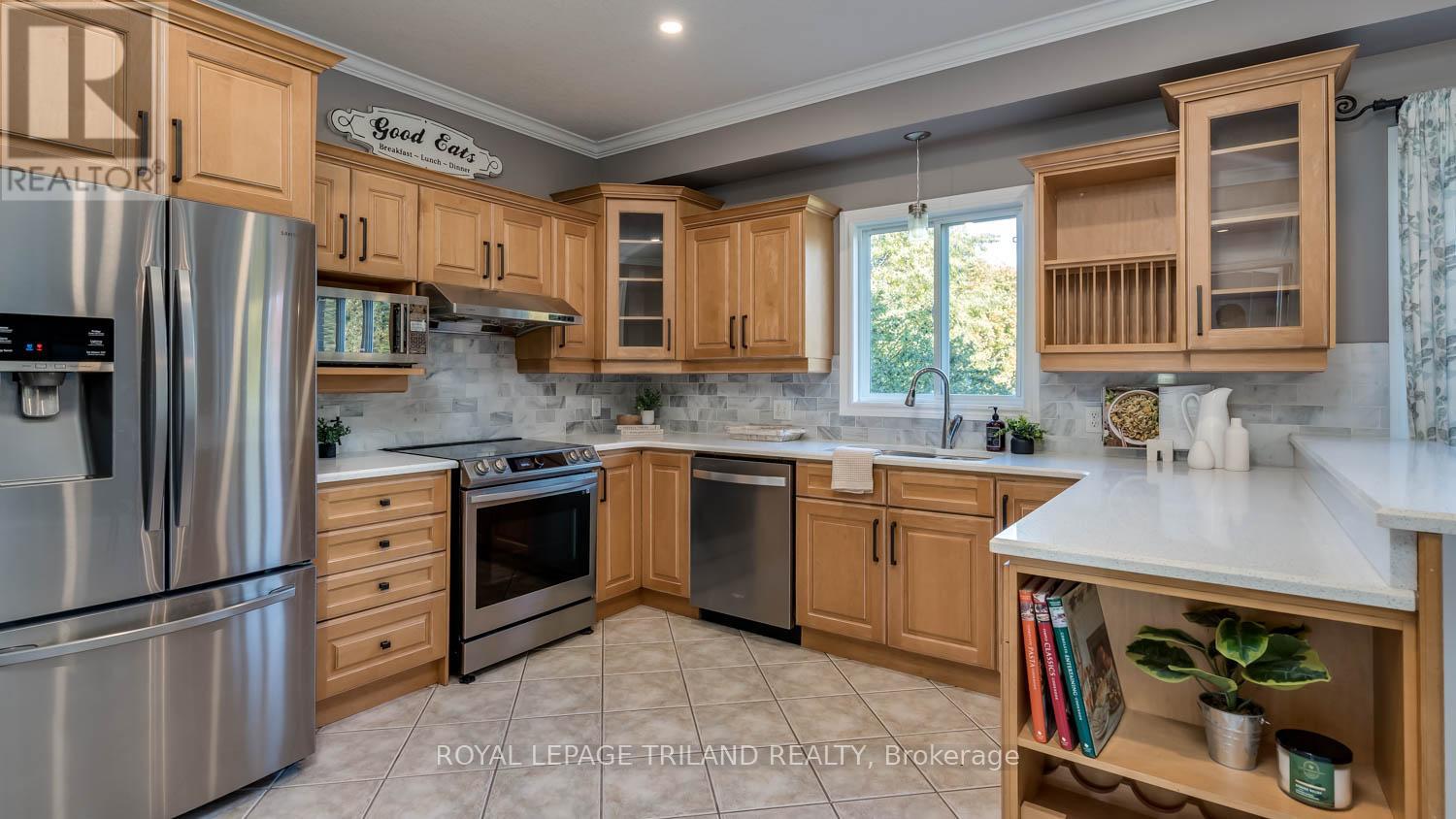 100 Optimist Park Drive, London South, Ontario  N6K 4M1 - Photo 12 - X12472615