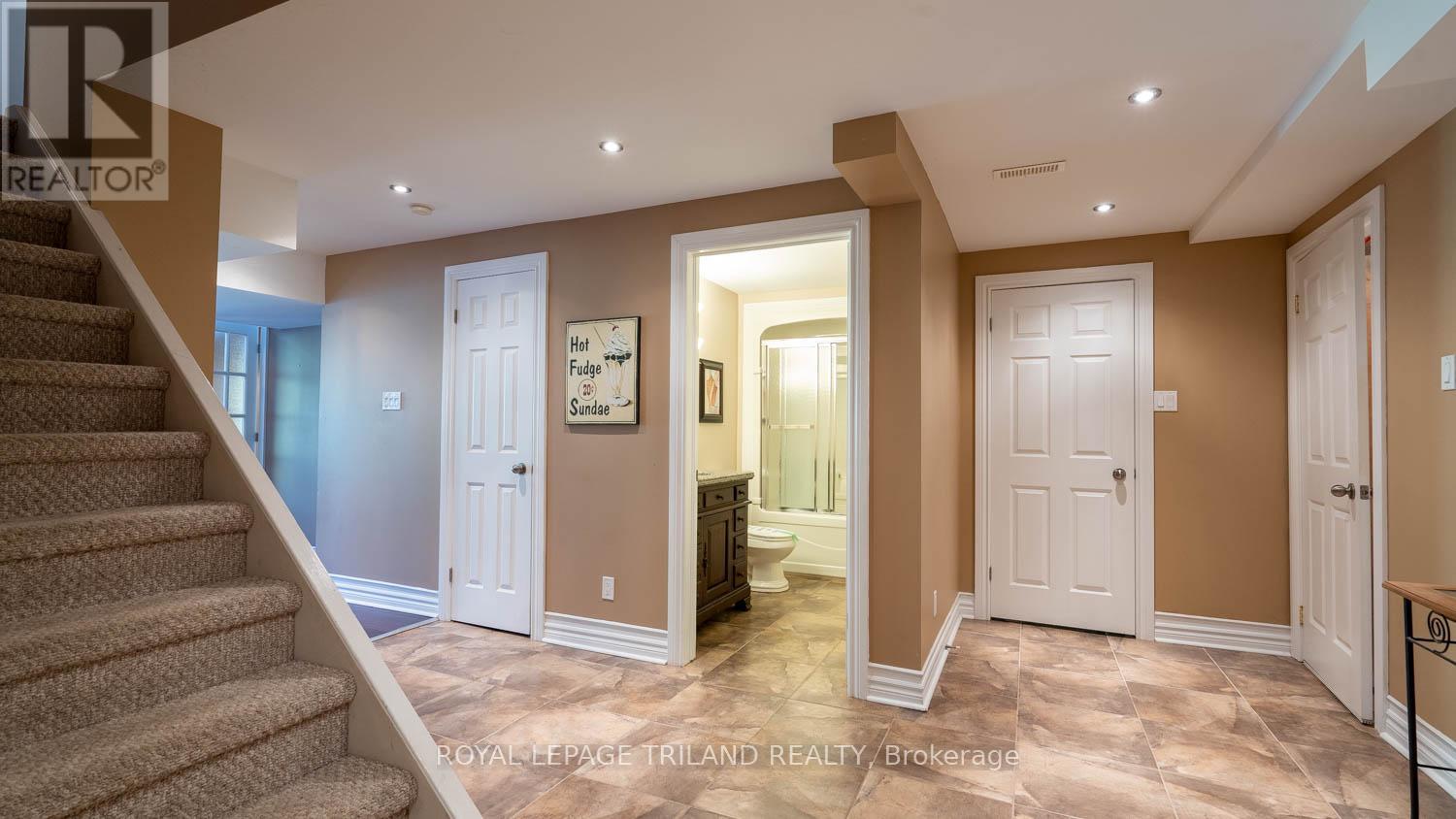 100 Optimist Park Drive, London South, Ontario  N6K 4M1 - Photo 30 - X12472615