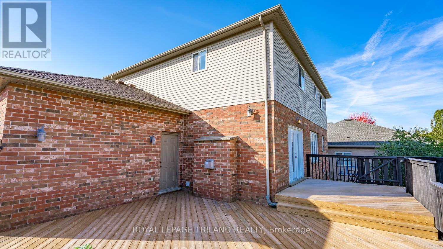 100 Optimist Park Drive, London South, Ontario  N6K 4M1 - Photo 33 - X12472615