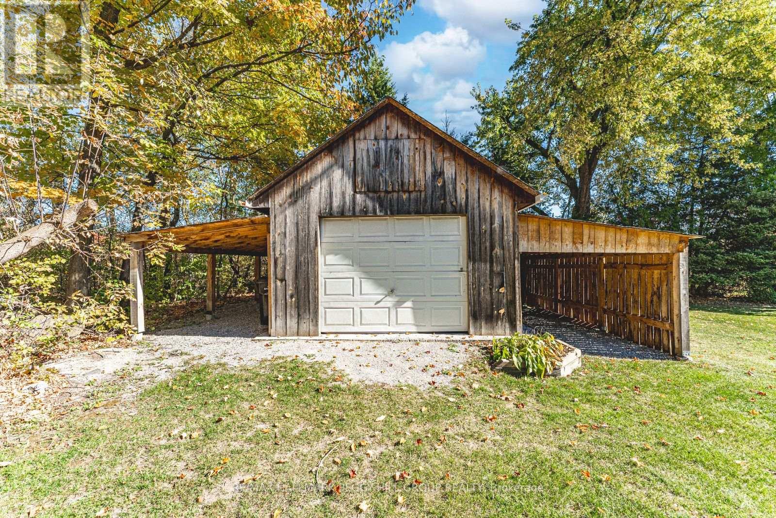 5853 Yonge Street, Innisfil, Ontario  L0L 1K0 - Photo 23 - N12472435