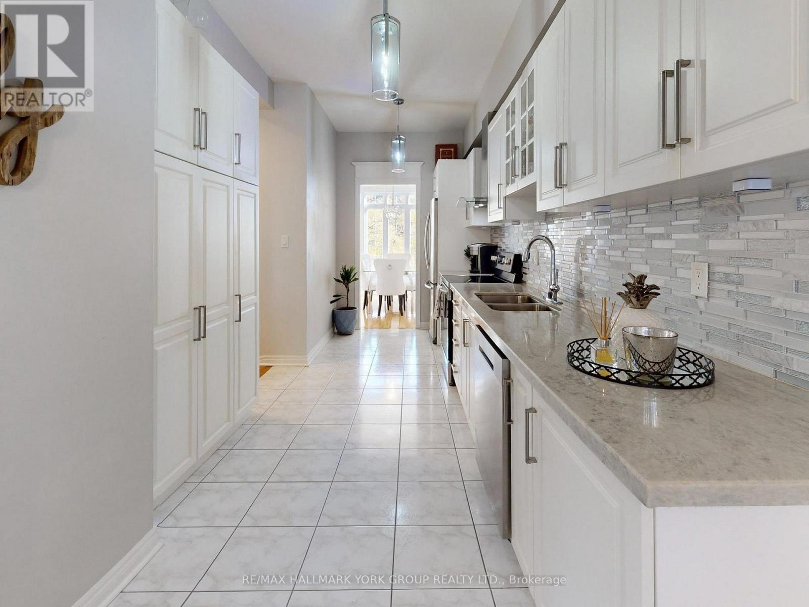 67 - 190 Harding Boulevard W, Richmond Hill, Ontario  L4C 0J9 - Photo 16 - N12472444