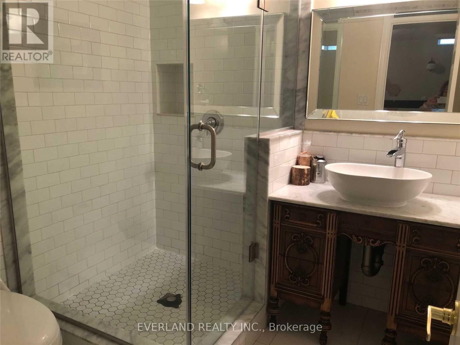 34 Dancer's Drive, Markham, Ontario  L6C 2C4 - Photo 10 - N12472455