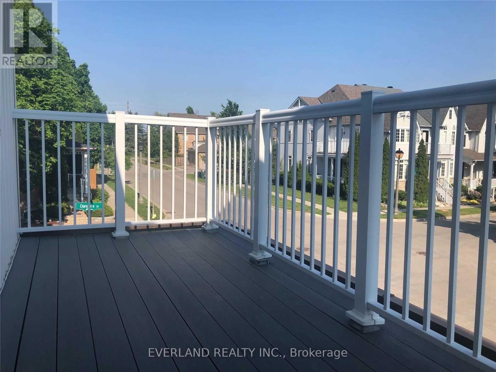 34 Dancer's Drive, Markham, Ontario  L6C 2C4 - Photo 11 - N12472455