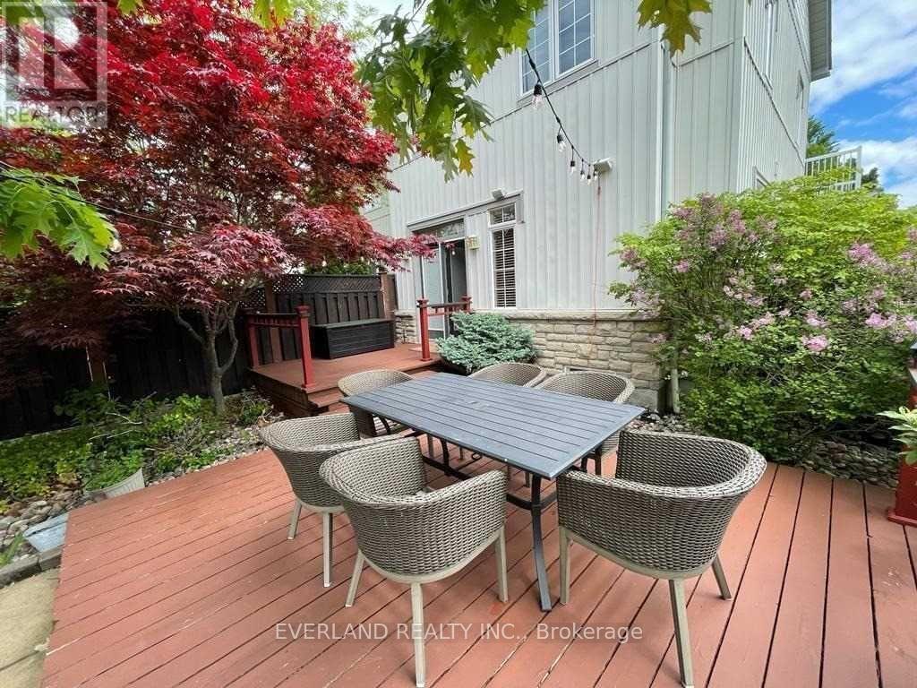 34 Dancer's Drive, Markham, Ontario  L6C 2C4 - Photo 12 - N12472455