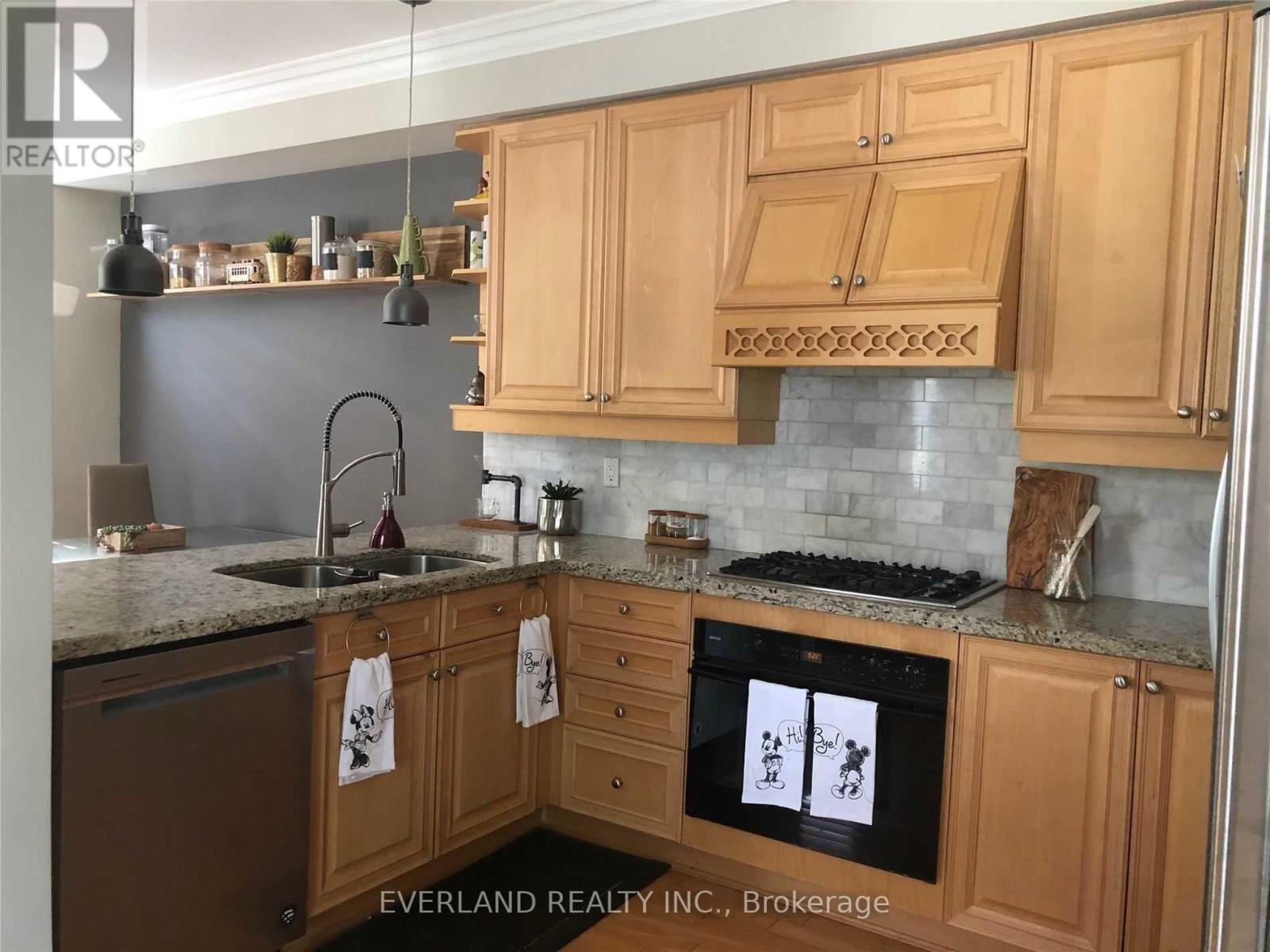 34 Dancer's Drive, Markham, Ontario  L6C 2C4 - Photo 4 - N12472455