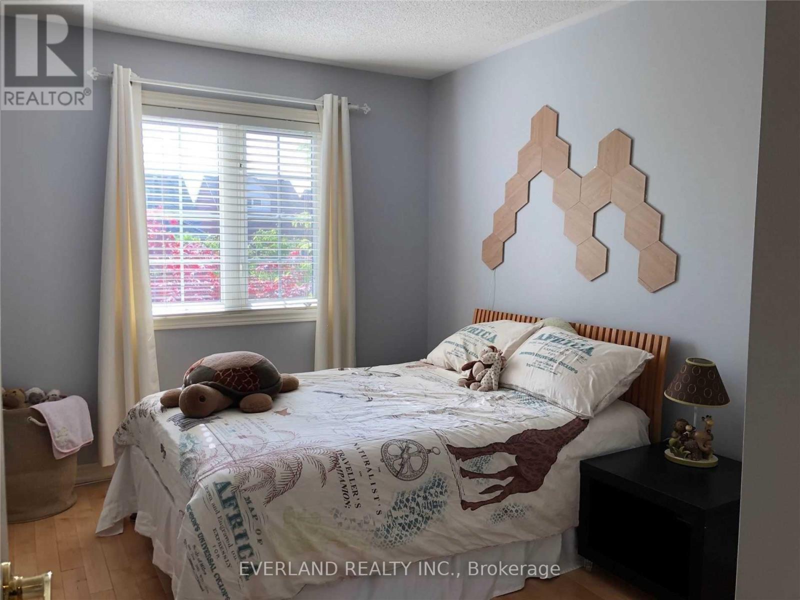 34 Dancer's Drive, Markham, Ontario  L6C 2C4 - Photo 8 - N12472455