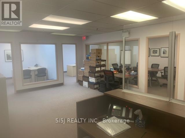 205 - 9120 Leslie Street W, Richmond Hill, Ontario  L4B 3J9 - Photo 3 - N12472477