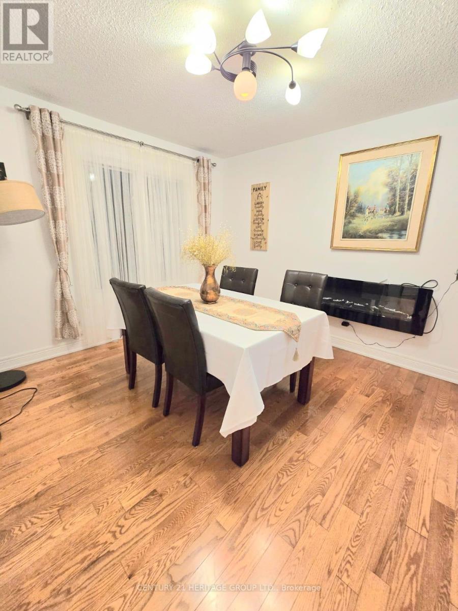 178 Waratah Avenue, Newmarket, Ontario  L3Y 6R4 - Photo 6 - N12472494