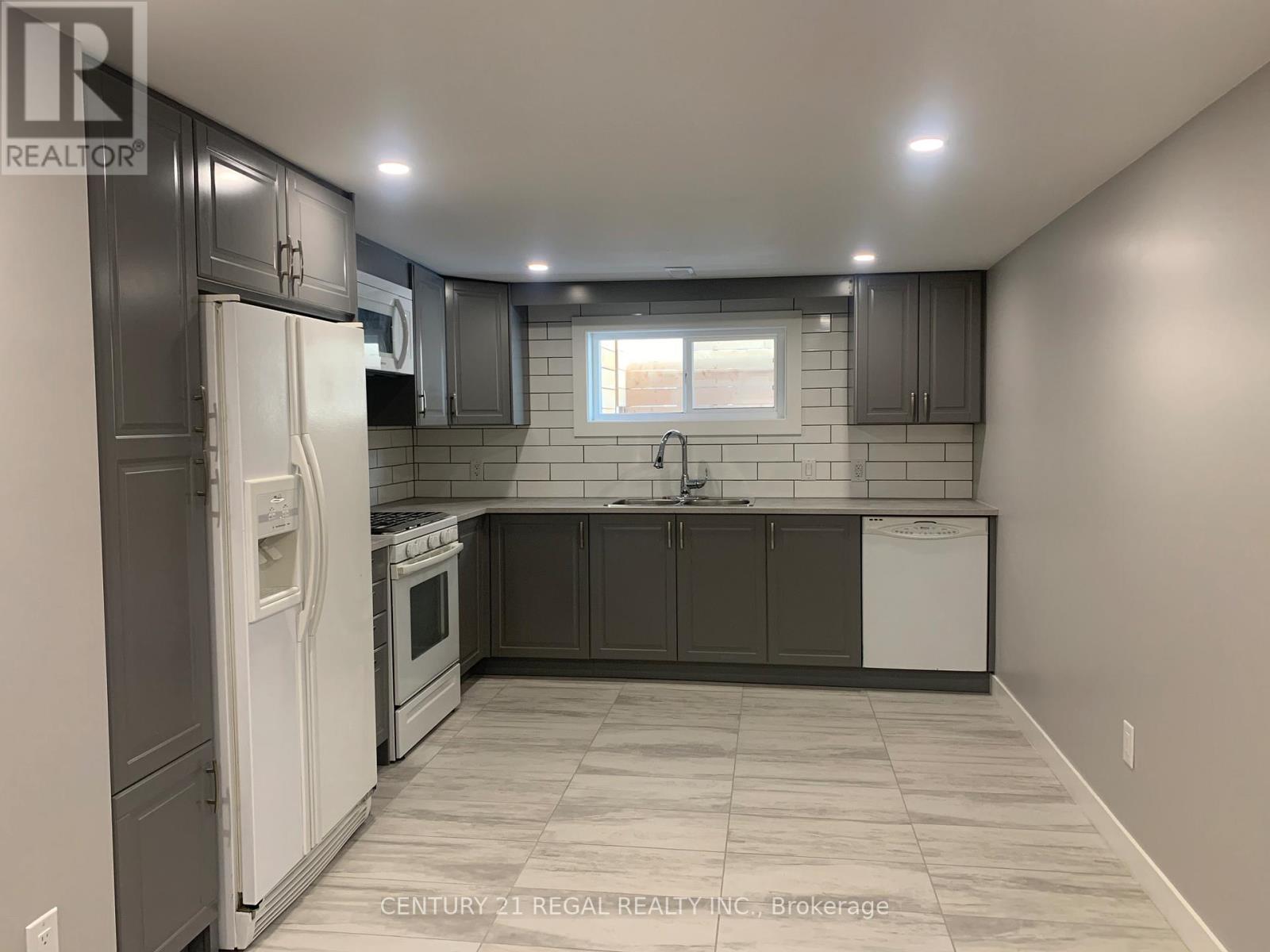Bsmt - 686 Woodbridge Avenue, Vaughan, Ontario  L4L 2T8 - Photo 8 - N12472530
