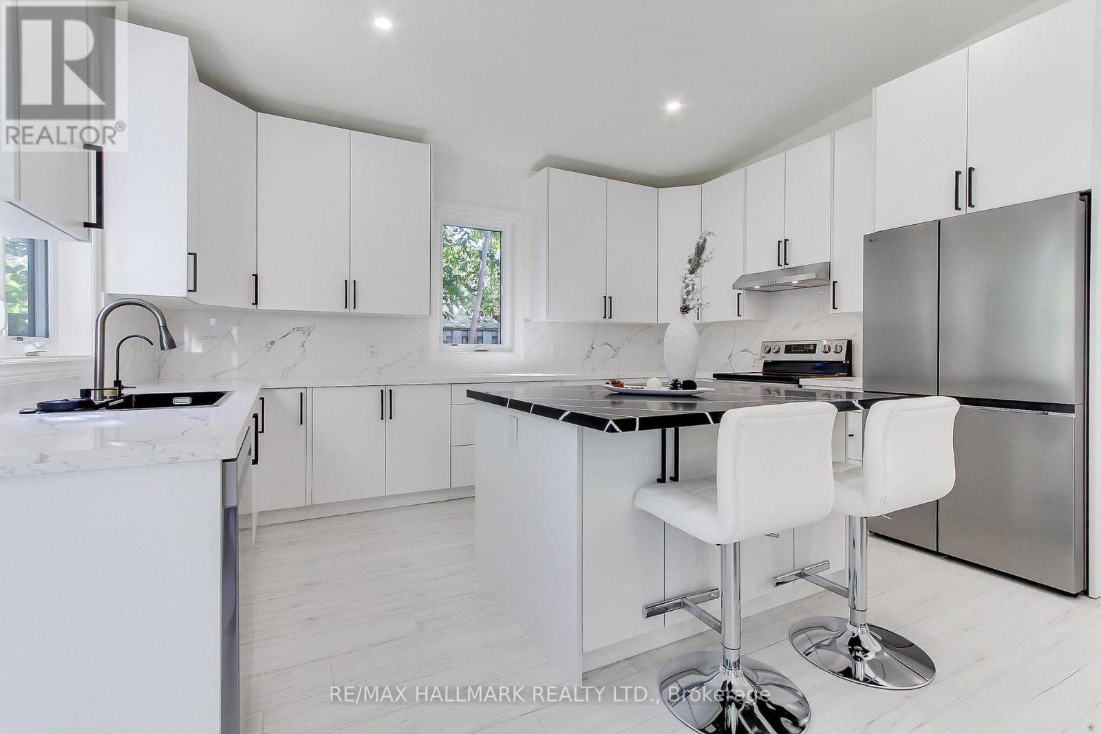 25 Knowles Crescent, Aurora, Ontario  L4G 1Z6 - Photo 19 - N12472535