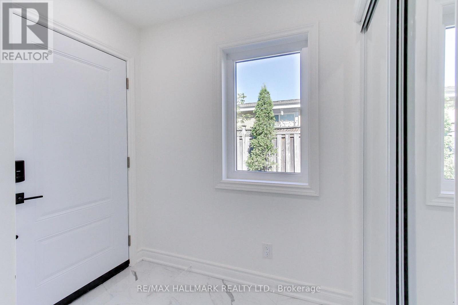25 Knowles Crescent, Aurora, Ontario  L4G 1Z6 - Photo 6 - N12472535