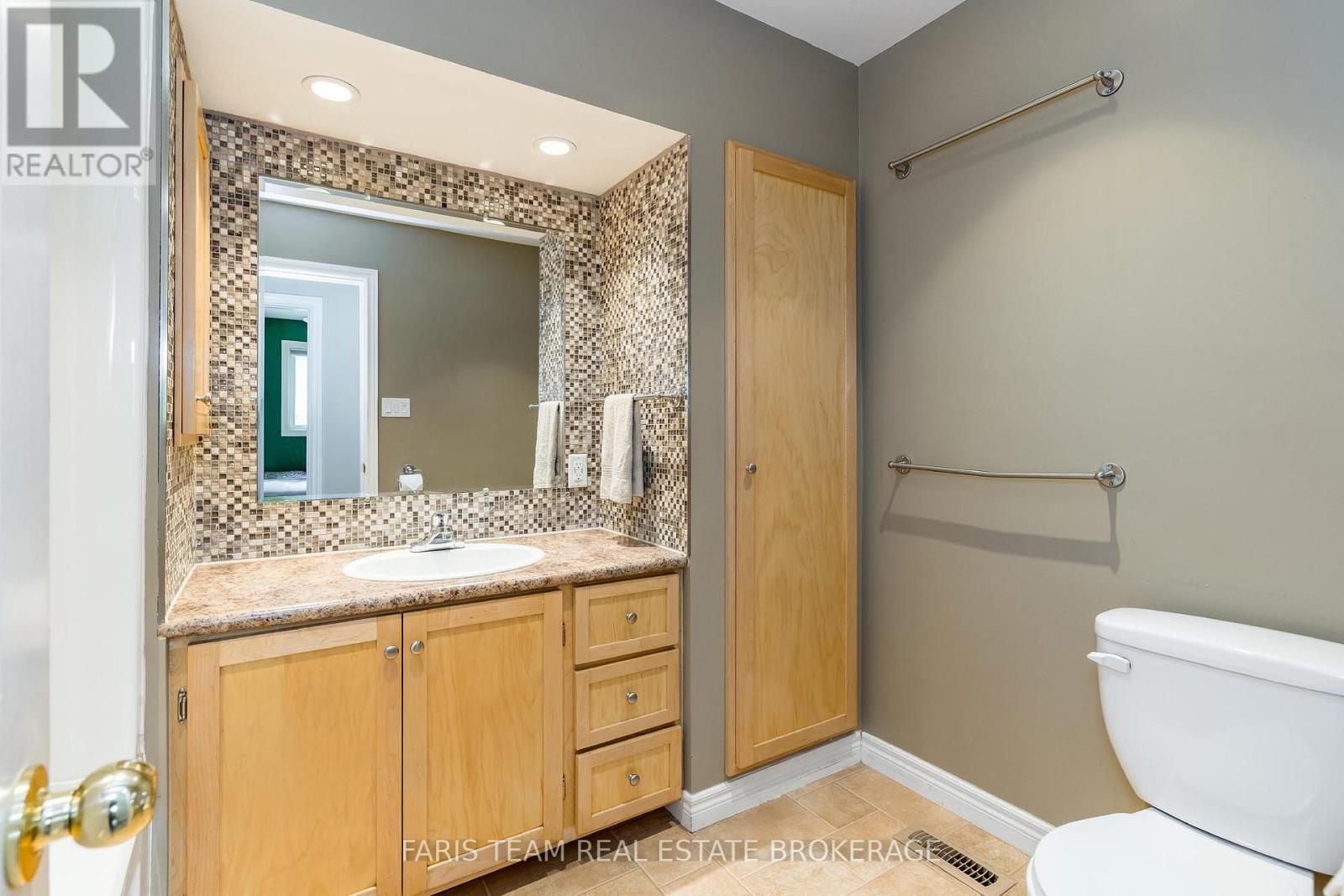 1941 Vespra Valley Road, Springwater, Ontario  L0L 1Y2 - Photo 21 - S12472491