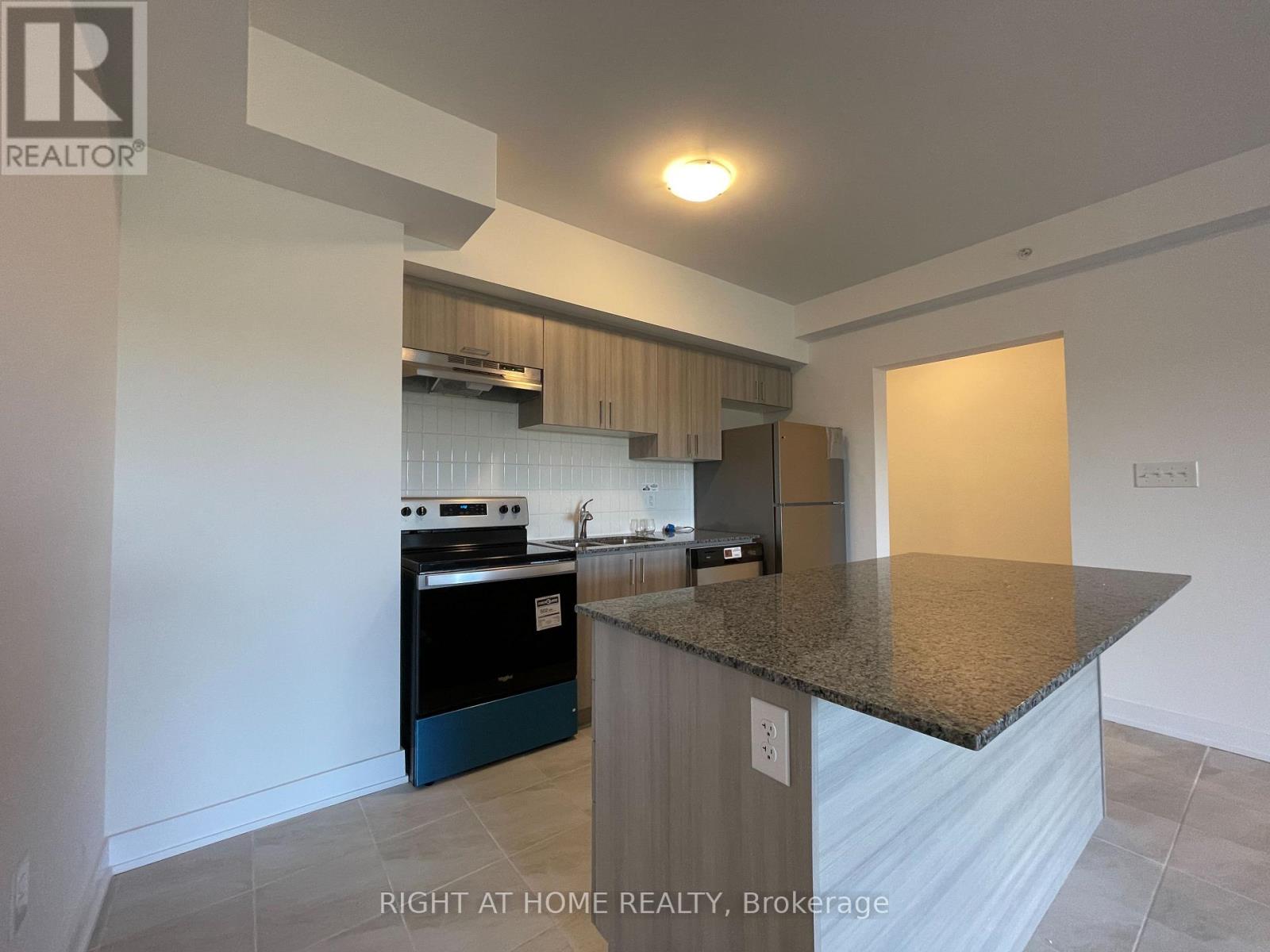 204 - 1 Chef Lane, Barrie, Ontario  L9J 0T1 - Photo 6 - S12472505