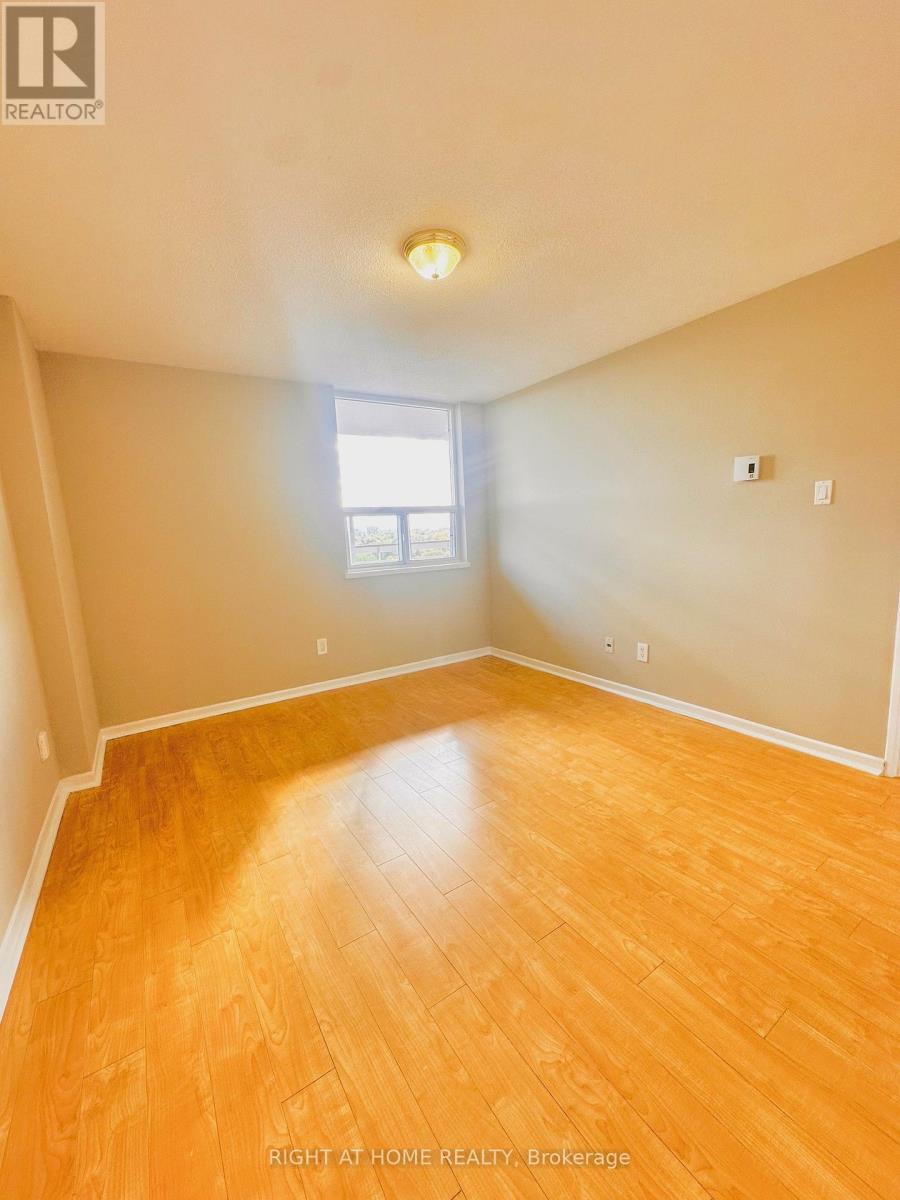 1107 - 1 Royal Orchard Boulevard, Markham, Ontario  L3T 3C2 - Photo 12 - N12468728