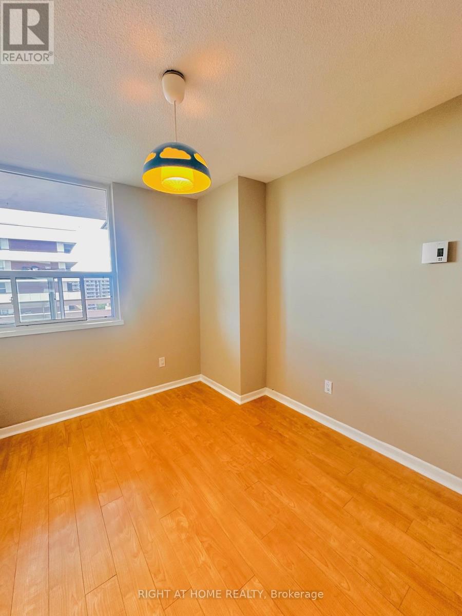 1107 - 1 Royal Orchard Boulevard, Markham, Ontario  L3T 3C2 - Photo 13 - N12468728