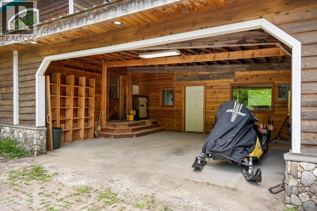 209 Lardeau River Road, Lardeau, British Columbia  V0G 1N0 - Photo 8 - 10366301