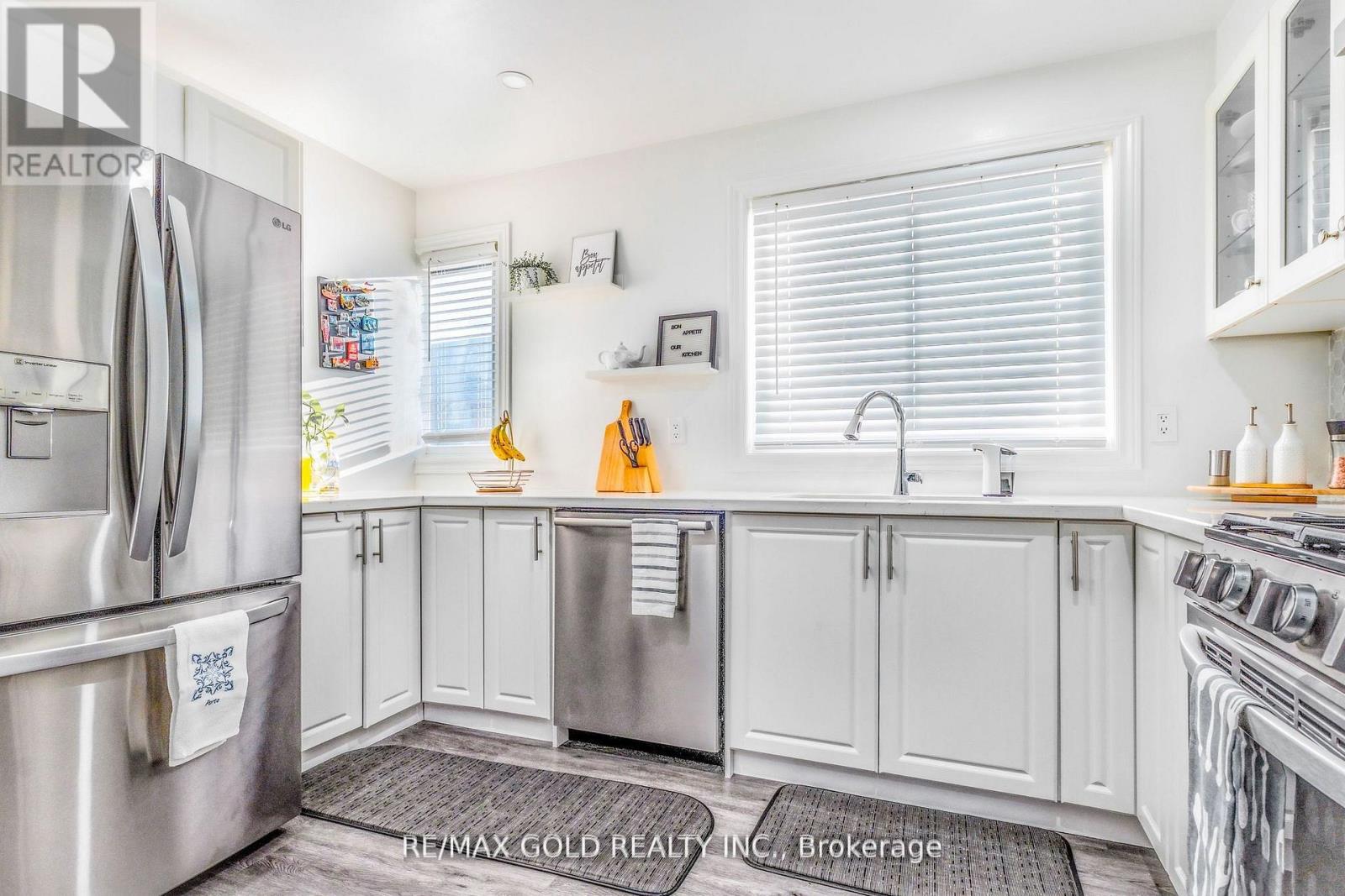 36 Garfield Crescent, Brampton (Brampton North), Ontario  L6V 1V8 - Photo 16 - W12472423