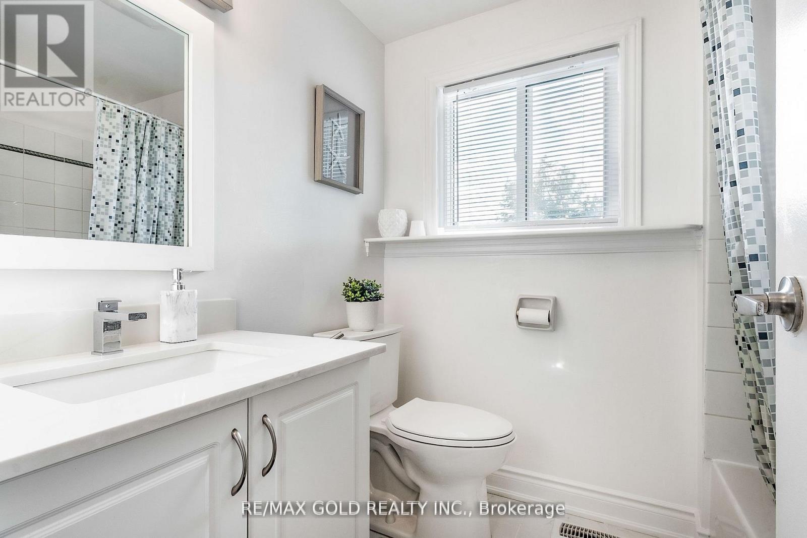 36 Garfield Crescent, Brampton (Brampton North), Ontario  L6V 1V8 - Photo 25 - W12472423