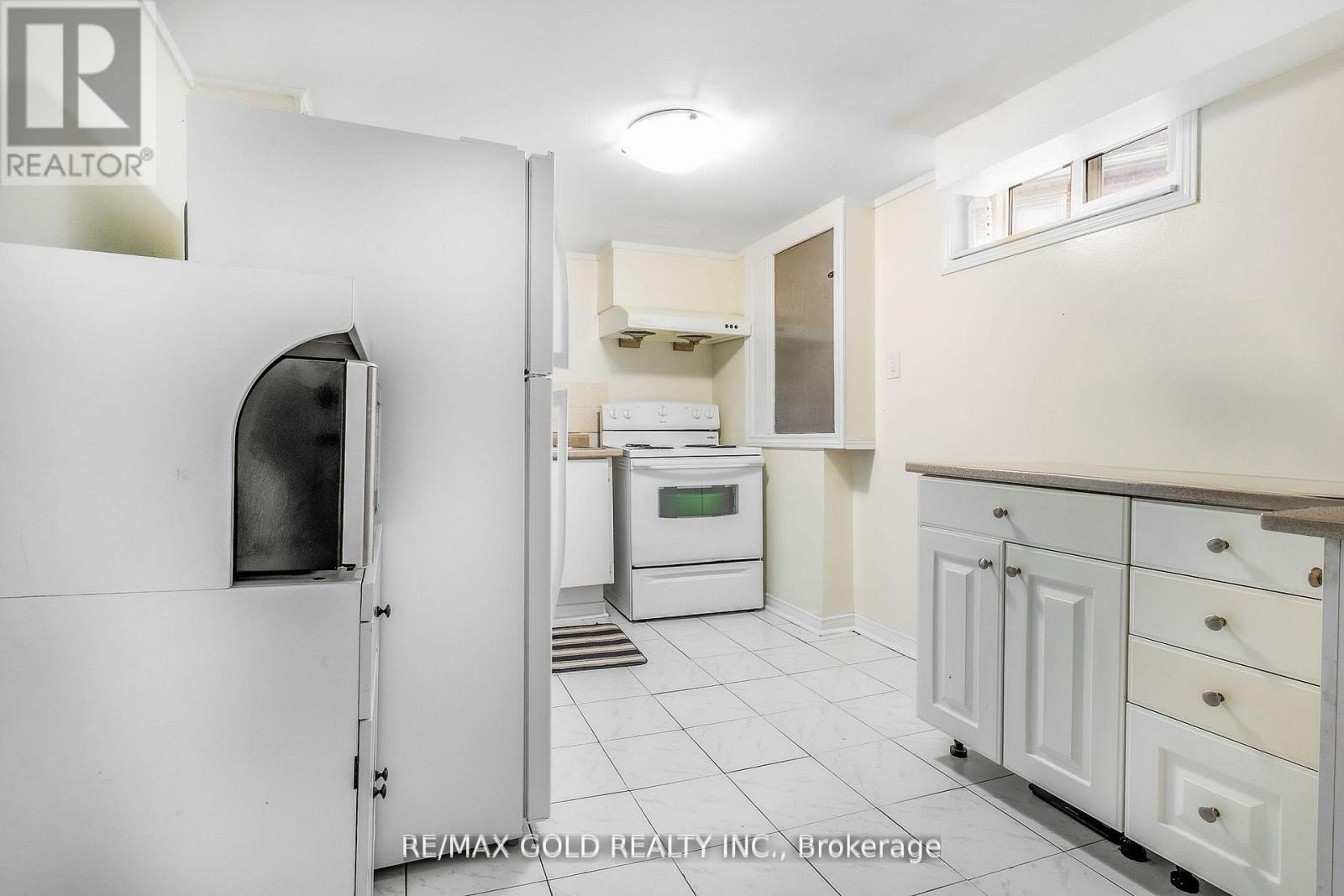 36 Garfield Crescent, Brampton (Brampton North), Ontario  L6V 1V8 - Photo 30 - W12472423