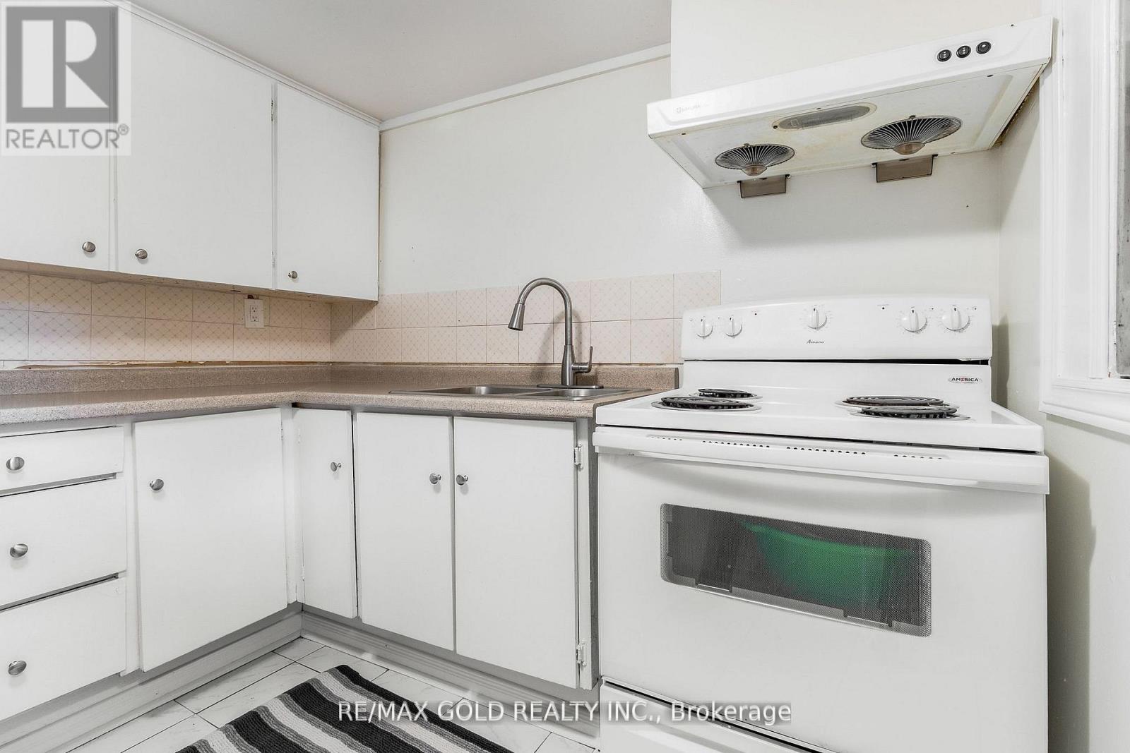 36 Garfield Crescent, Brampton (Brampton North), Ontario  L6V 1V8 - Photo 32 - W12472423