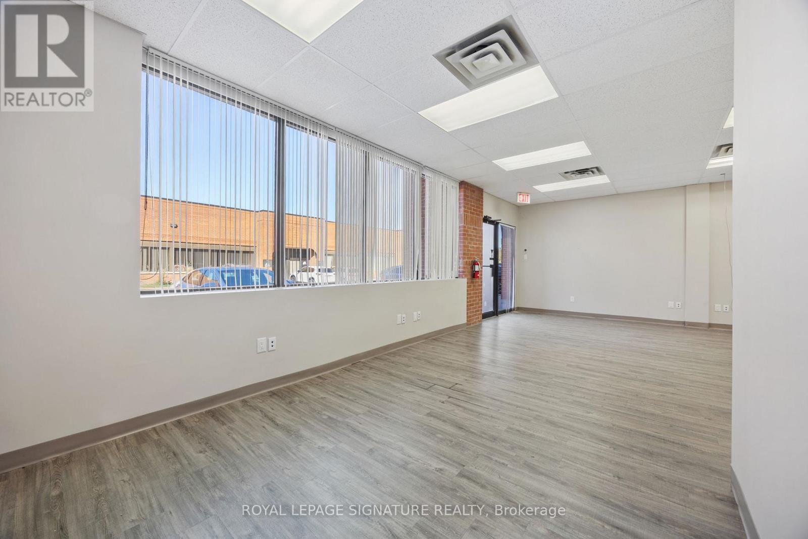 5&12 - 2285 Dunwin Drive, Mississauga, Ontario  L5L 3S3 - Photo 12 - W12472425