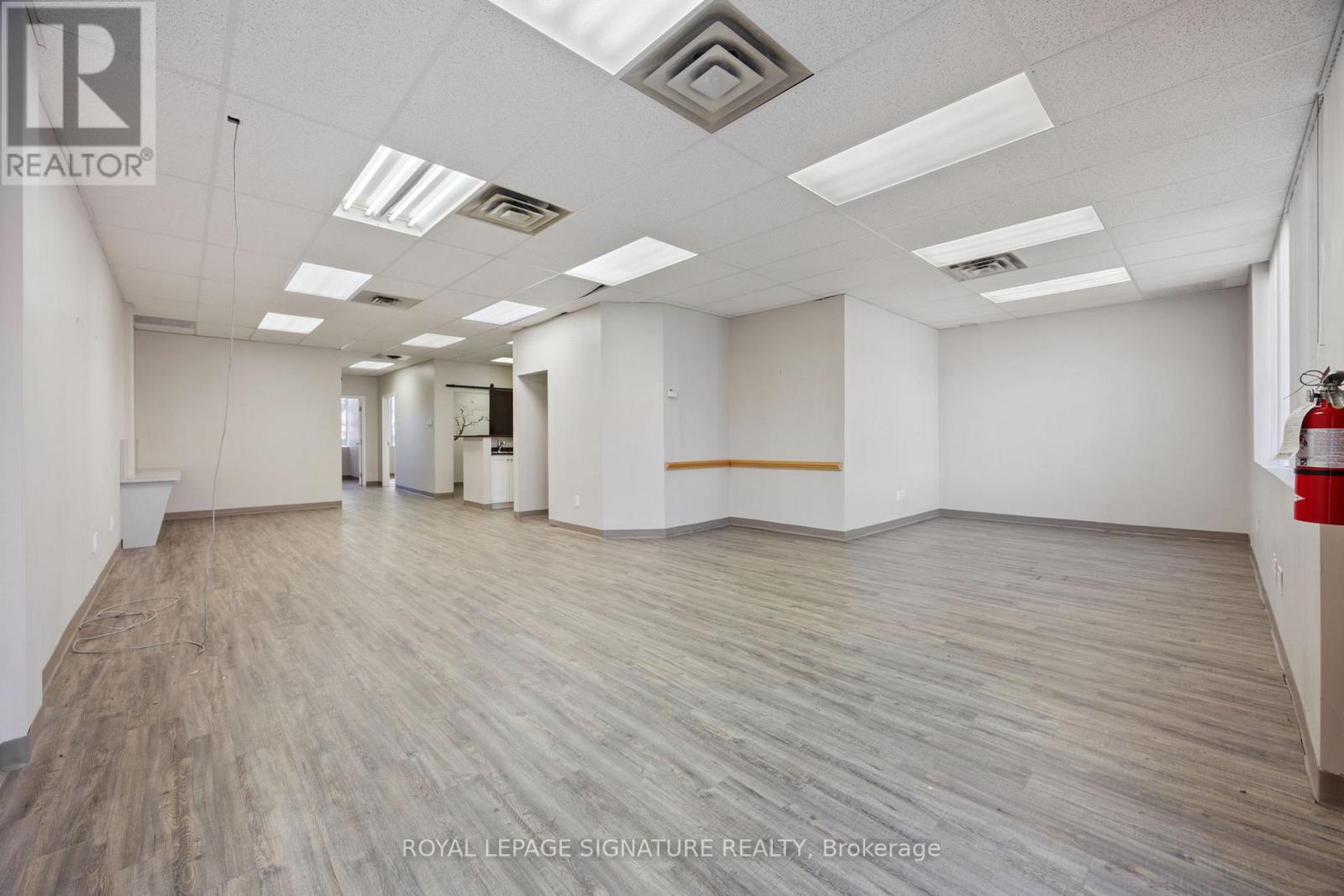 5&12 - 2285 Dunwin Drive, Mississauga, Ontario  L5L 3S3 - Photo 13 - W12472425