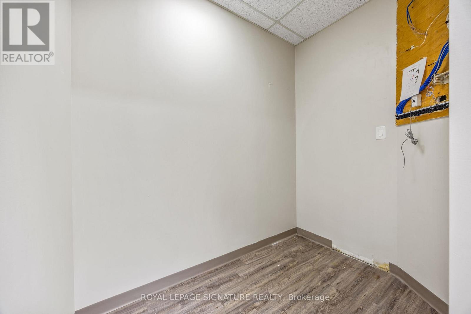5&12 - 2285 Dunwin Drive, Mississauga, Ontario  L5L 3S3 - Photo 18 - W12472425