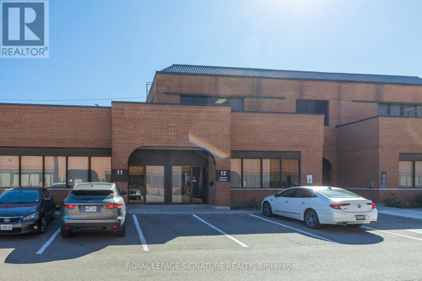 5&12 - 2285 Dunwin Drive, Mississauga, Ontario  L5L 3S3 - Photo 2 - W12472425