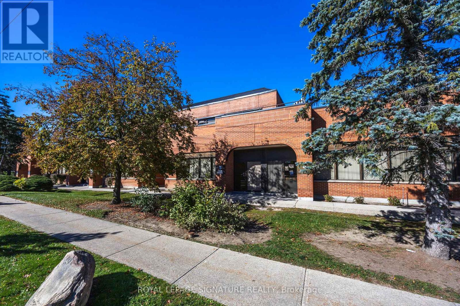 5&12 - 2285 Dunwin Drive, Mississauga, Ontario  L5L 3S3 - Photo 6 - W12472425