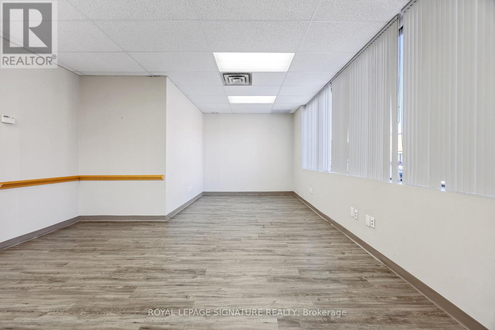 5&12 - 2285 Dunwin Drive, Mississauga, Ontario  L5L 3S3 - Photo 9 - W12472425