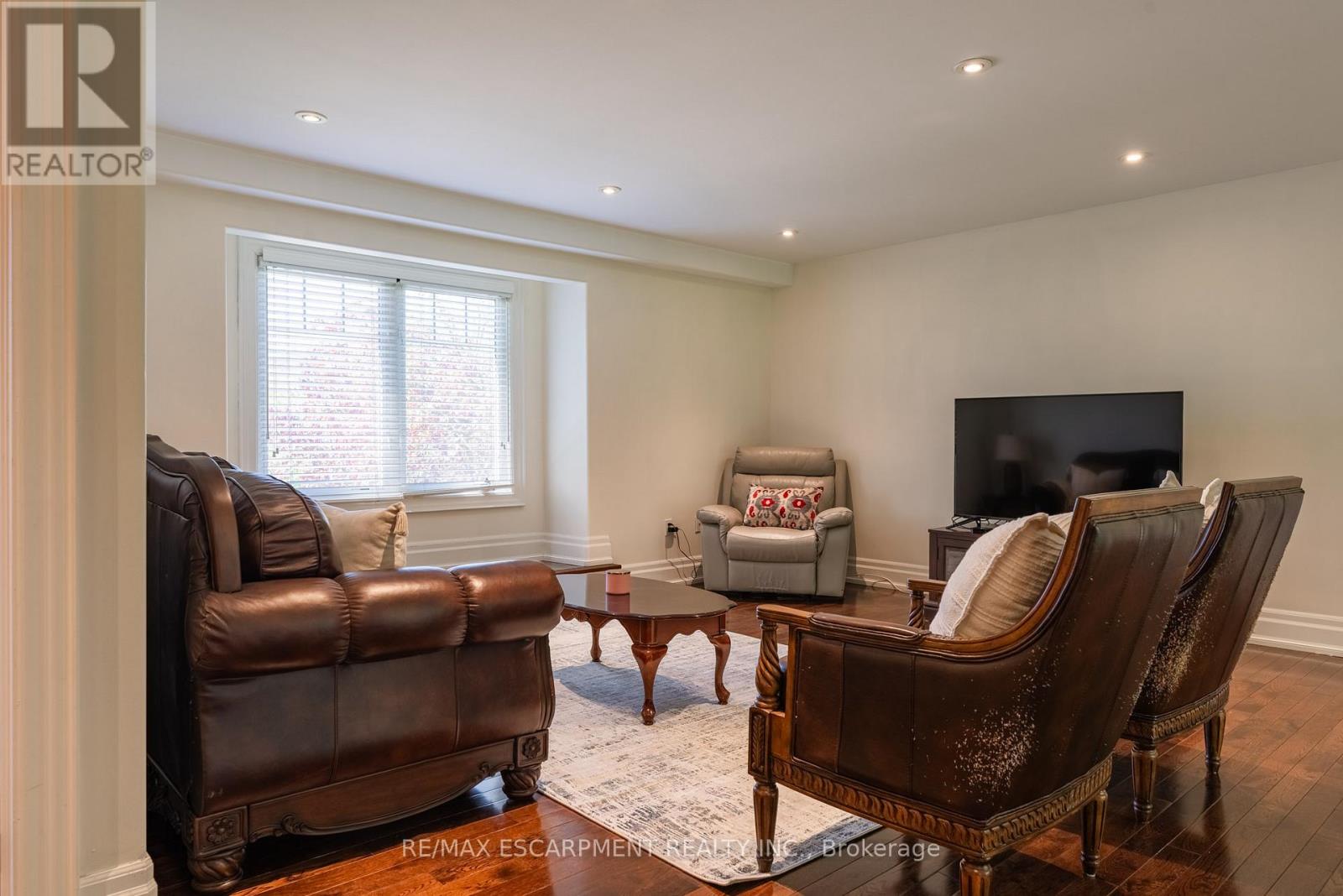 1034 Lakeshore Road W, Mississauga, Ontario  L5H 4E8 - Photo 14 - W12472428