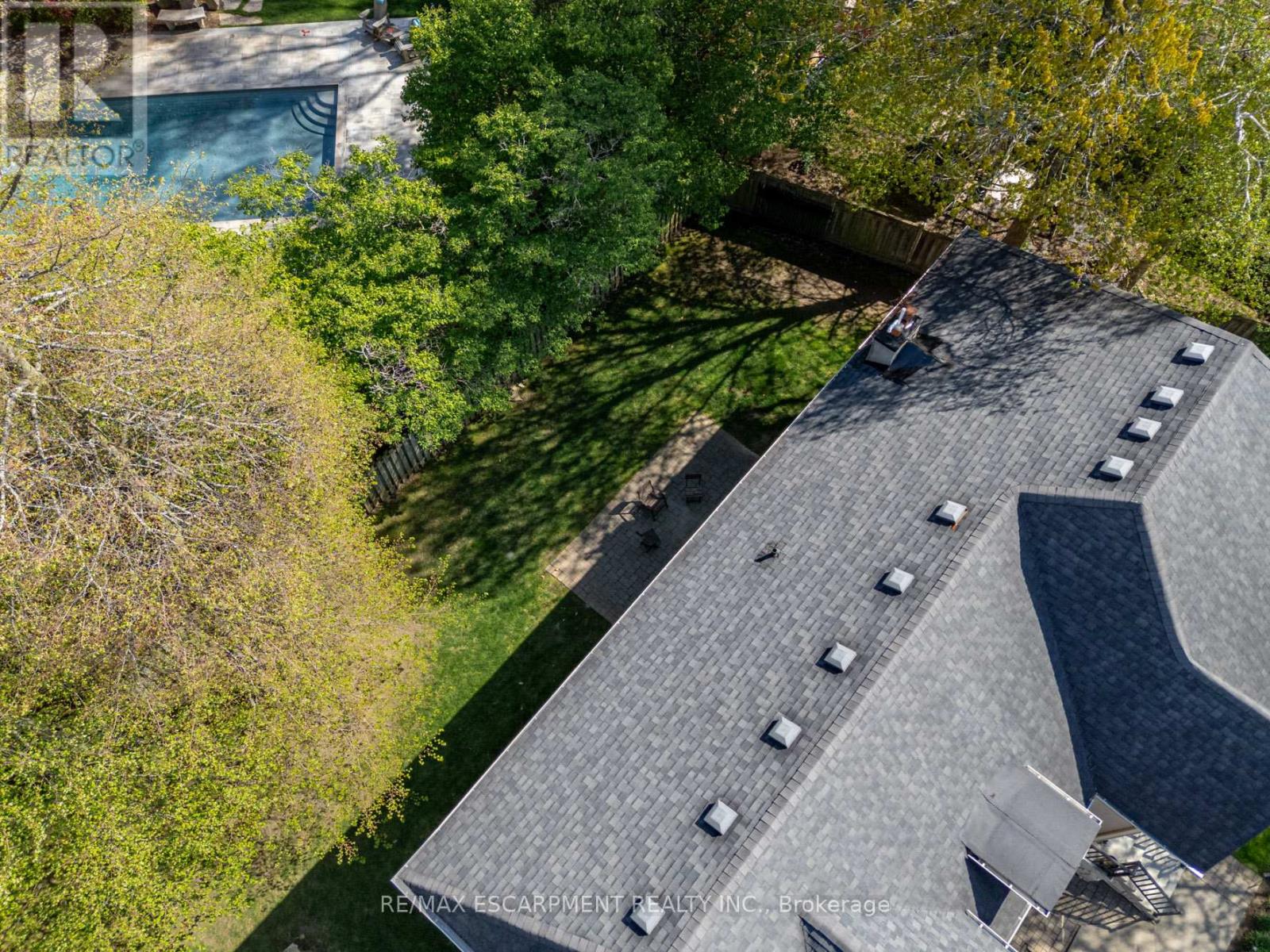 1034 Lakeshore Road W, Mississauga, Ontario  L5H 4E8 - Photo 45 - W12472428